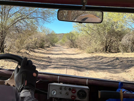 Dirt road leading into the Sierra de Guadalupe