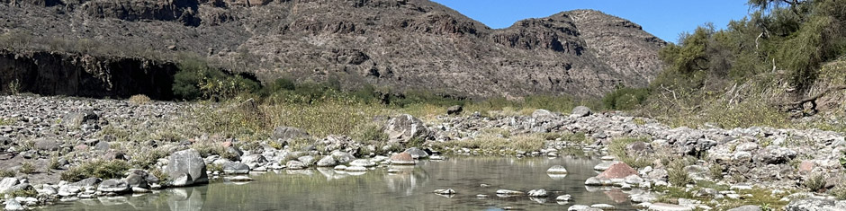 Arroyo San Miguel with rocks and pond