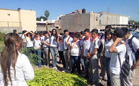 visitan al banco de materiales reciclados